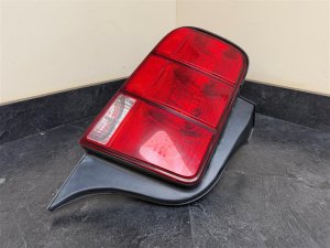 2005-2009 Ford Mustang Taillight Assembly - Left (Driver) (Used OEM)