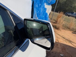 2015-2020 Chevrolet Suburban White Power Door/Side View Mirror - Right (Passenger) (Used OEM)