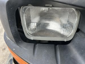1988-2000 Chevrolet Silverado 2500 Single Sealed Beam Capsule Headlight Assembly - Right (Passenger) (Used OEM)
