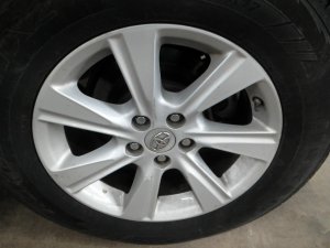 2011-2013 Toyota Highlander 17x7.5 7-Spoke Silver Painted Alloy Wheel (Used OEM)