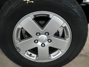 2007-2018 Jeep Wrangler 18x7.5 5-Spoke Bright Hyper Alloy Wheel (Used OEM)