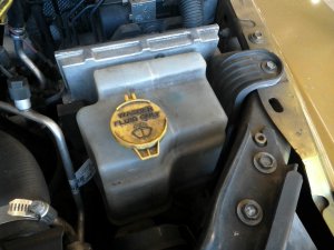 2007-2009 Jeep Wrangler Washer Fluid Reservoir without Rear Washer (Used OEM)
