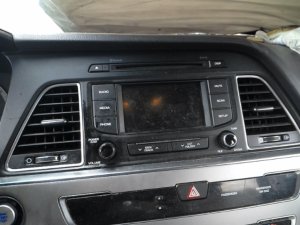 OEM Red AM-FM-CD-XM Radio with 5-Inch Display for 2015-2017 Hyundai SONATA (OEM)