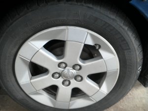 2004-2009 Toyota Prius 15x6 6-Spoke Alloy Wheel (Used OEM)