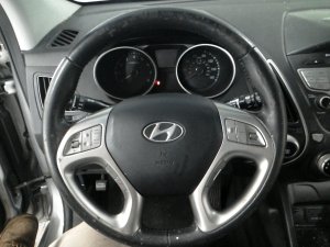 2010-2013 Hyundai Tucson Black Manual Tilt and Telescopic Steering Column with Key Ignition (Used OEM)