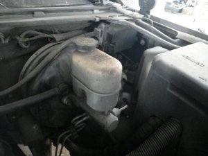  GMC Sierra denali Vacuum Power Brake Master Cylinder (Used OEM)