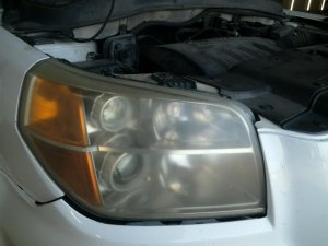 2006-2008 Honda Pilot Headlight Assembly - Right (Passenger) (Used OEM)