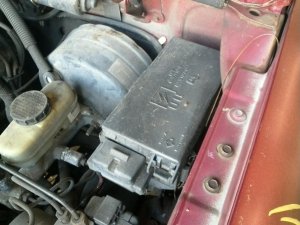 2002-2005 Ford Explorer Sport Trac Engine Compartment Fuse Box (Used OEM)