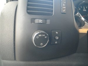 2007-2014 GMC Yukon XL Headlight and 4WD Control Switch (Used OEM)