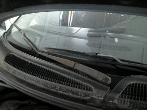 2001-2006 Dodge Stratus Windshield Wiper Arm - Right (Passenger) (Used OEM)