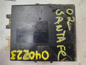 2000-2006 Hyundai Santa Fe Wiper Control Module - Rear (Used OEM)