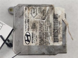 2001-2006 Kia Optima Airbag Control Module - Front (Used OEM)