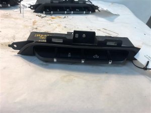2015-2020 GMC Yukon XL 4WD and Trailer Brake Control Switch (Used OEM)