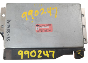 1997-1998 Nissan Pathfinder Chassis Control Module (Used OEM)
