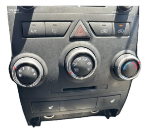 2011-2013 Kia Sorento Manual Temperature Control with Heated Seats and Wiper De-Icer (Used OEM)