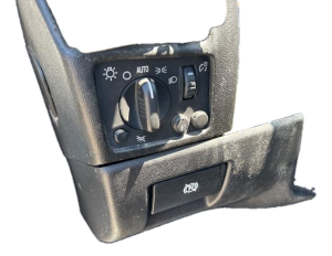 2004-2012 GMC Canyon Headlight Switch (Used OEM)