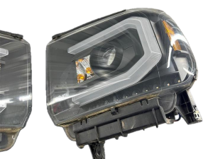 2015-2017 Toyota Camry Projector Headlight Assembly (Used OEM)