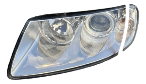 2004-2007 Volkswagen Touareg Chrome Headlight Assembly - Left (Driver) (Used OEM)