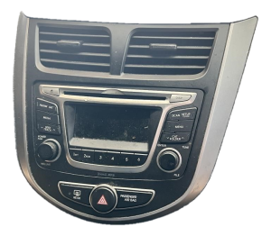 2015-2017 Hyundai Accent AM FM Satellite CD MP3 Radio Receiver (Used OEM)