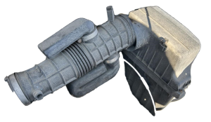 2003-2004 Honda Pilot Engine Air Intake Resonator Tube (Used OEM)