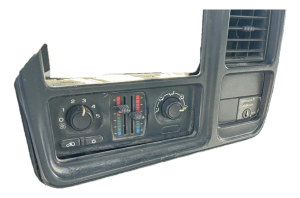 2003-2004 GMC Sierra 2500 Manual Temperature Control with Heated Seats (Used OEM)