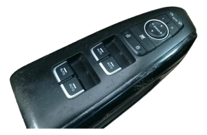 2015-2018 Kia Sedona Master Power Window and Door Lock Switch - Left (Driver) (Used OEM)