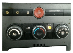 2008-2010 Saturn Vue Manual Temperature Control Module with Heated Seats and Rear Wiper (Used OEM)