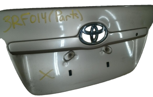 2010-2011 Toyota Camry Gold Rear Body Panel Finish Panel (Used OEM)