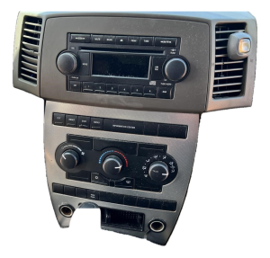 2005-2007 Chrysler 300 AM/FM CD Player Radio Receiver ID REF (Used OEM)
