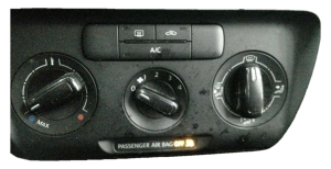 2012-2014 Volkswagen GTI Manual Temperature Control Module (Used OEM)