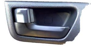 2005-2009 Hyundai Tucson Black Interior Door Handle - Left (Driver) (Used OEM)