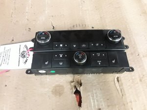 2007-2009 GMC Sierra 1500 Manual Temperature Control Module with Heated Mirror Switch - Rear (Used OEM)