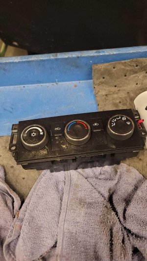 2012-2013 GMC Sierra 1500 Manual Temperature Control Module - Rear (Used OEM)