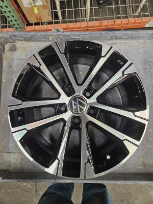2022-2024 Volkswagen Jetta 10-Spoke Alloy Wheel (Used OEM)
