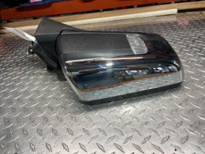 2020 Chevrolet Silverado 1500 Chrome Power Towing Door/Side View Mirror with Signal and Puddle Lamp - Right (Passenger) (Used OEM)