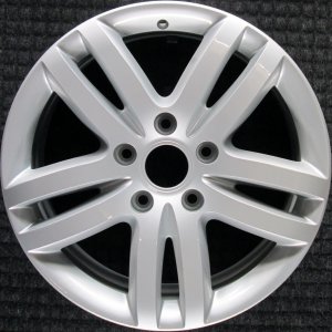 2007-2017 Volkswagen Touareg Black 18x8.5 5 Double-Spoke Silver Painted Alloy Wheel (Remanufactured OEM)