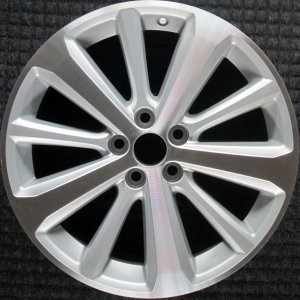 2008-2013 Toyota Highlander Silver Wheel (Remanufactured OEM)