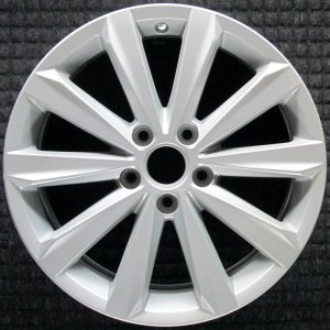 2012-2014 Volkswagen Golf Silver 17x7.5 10-Spoke Hyper Silver Alloy Wheel (Remanufactured OEM)