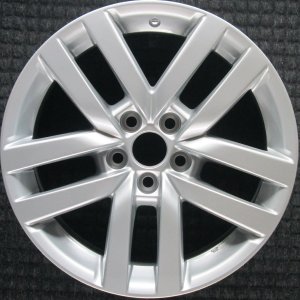 2014-2019 Toyota Highlander Silver 18-Inch 10-Spoke Alloy Wheel (Remanufactured OEM)