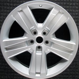 2011-2012 Jeep Liberty Silver 20x7.5 Painted Silver Aluminum Wheel (Remanufactured OEM)