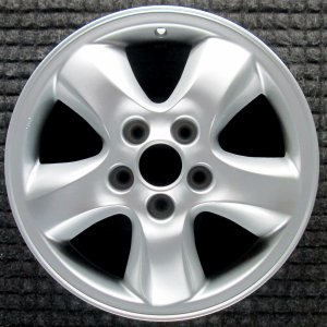 2005-2006 Hyundai Santa Fe Silver 16x6.5 5-Spoke Alloy Wheel (Remanufactured OEM)