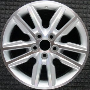 2013-2015 Toyota Avalon Silver Wheel (Remanufactured OEM)