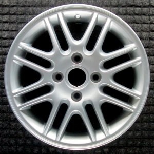 2000-2009 Ford Focus Silver Wheel (Remanufactured OEM)