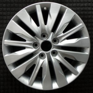 2011-2012 Acura RL Silver 15-Spoke Silver Painted Alloy Wheel (Remanufactured OEM)
