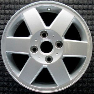 2005-2006 Suzuki Reno Silver Wheel (Remanufactured OEM)