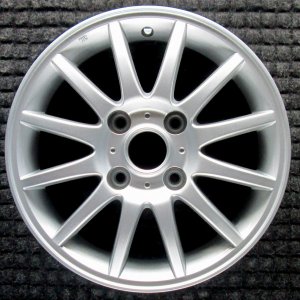 2004-2005 Suzuki Forenza Silver Wheel (Remanufactured OEM)