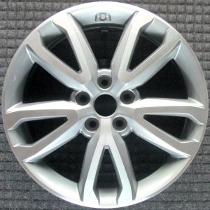2014-2016 Hyundai Santa Fe Sport Silver 18x8 10-Spoke Machined Medium Gray Alloy Wheel (Remanufactured OEM)