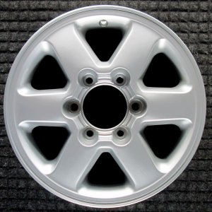 2003-2004 Nissan Frontier Silver Wheel (Remanufactured OEM)
