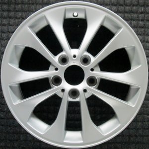 2000-2005 BMW 330xi Silver Wheel (Remanufactured OEM)