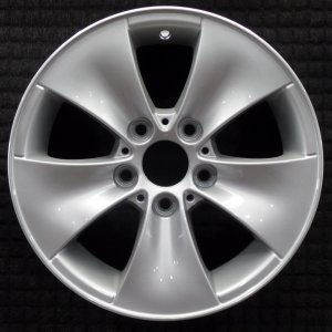 2006 BMW 325i Silver Wheel (Remanufactured OEM)